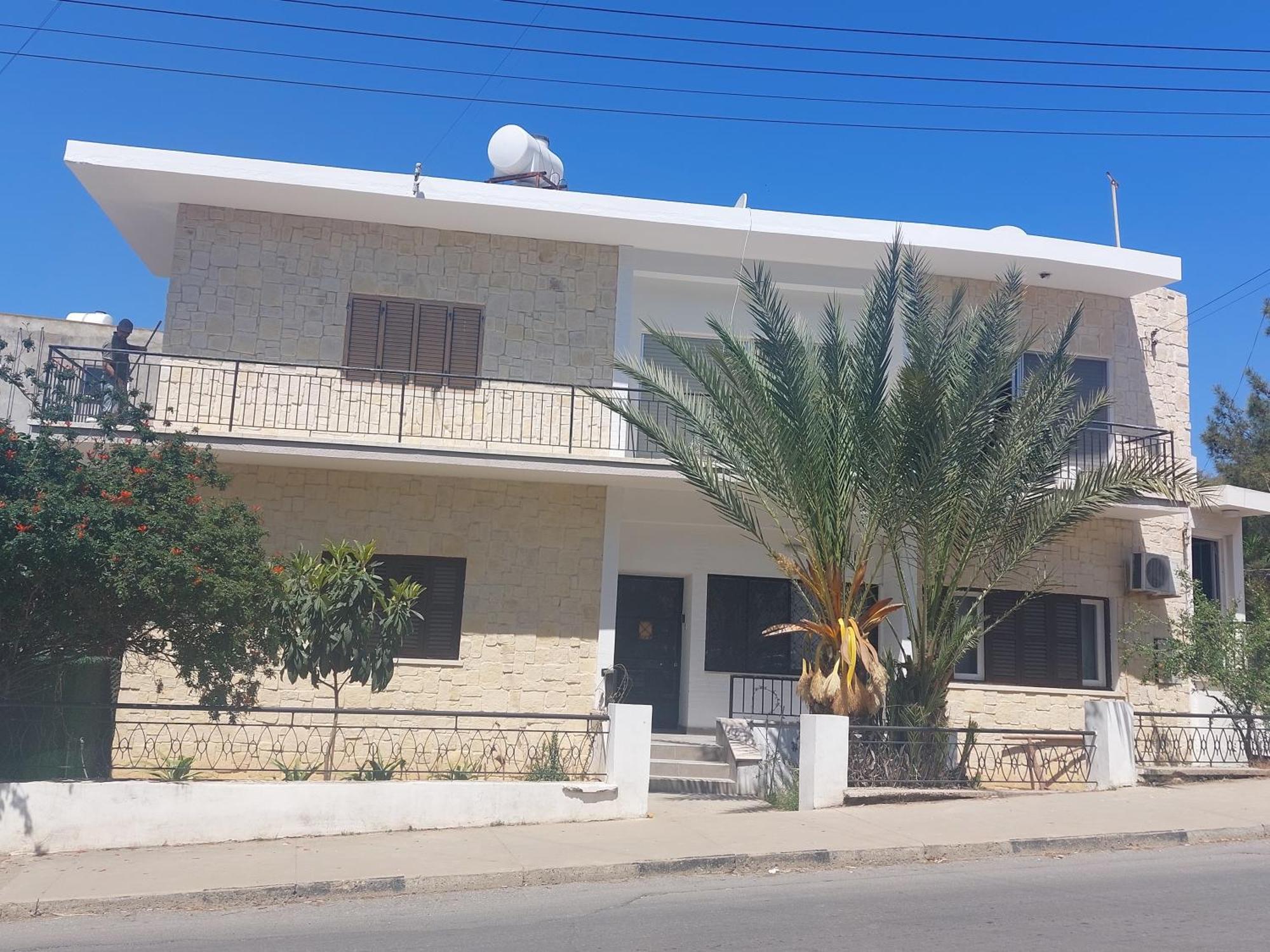 Secret Garden Guest House 04 Famagusta  Bagian luar foto